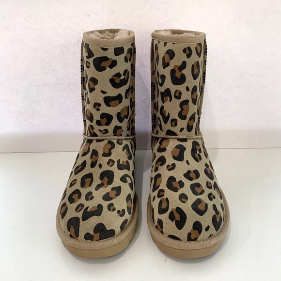 NWT UGG Classic Short II Bootie size 8 - Picture 5 of 13